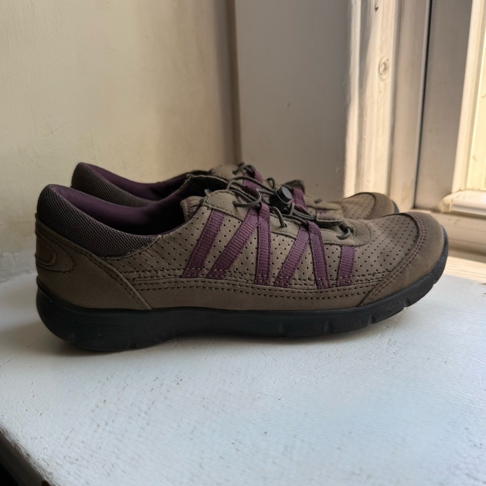 Clarks Women's Athletic Shoes  Suede drawstring - Brown and Purple
